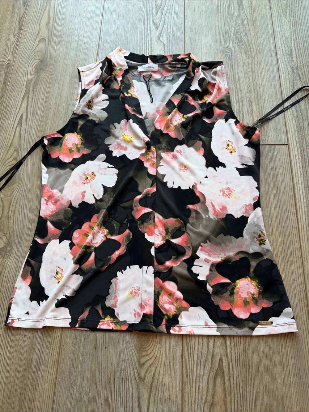 Calvin Klein Black Floral V-Neck Sleeveless Top